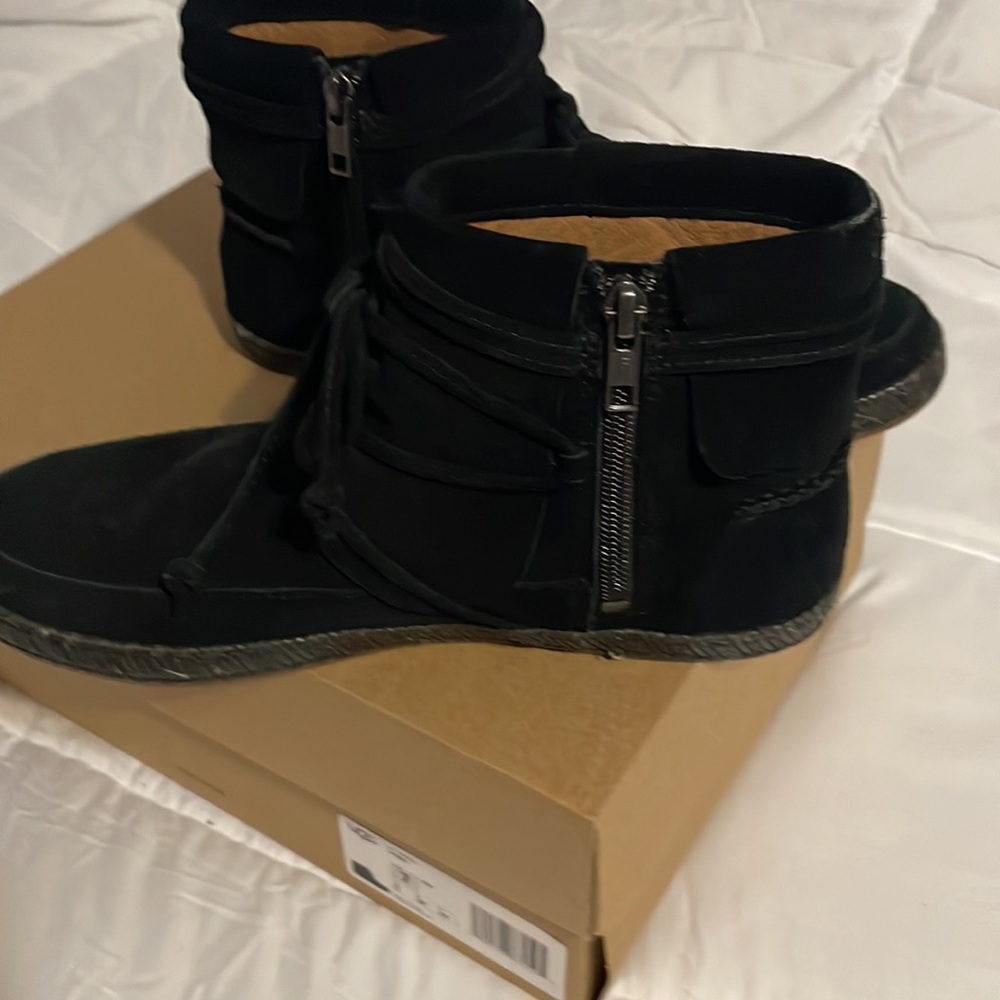 EUC Ugg Moccasins 7 - Picture 3 of 8